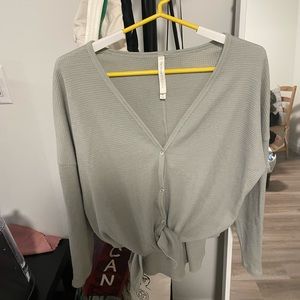 aritizia *new* front tie up cardigan light green